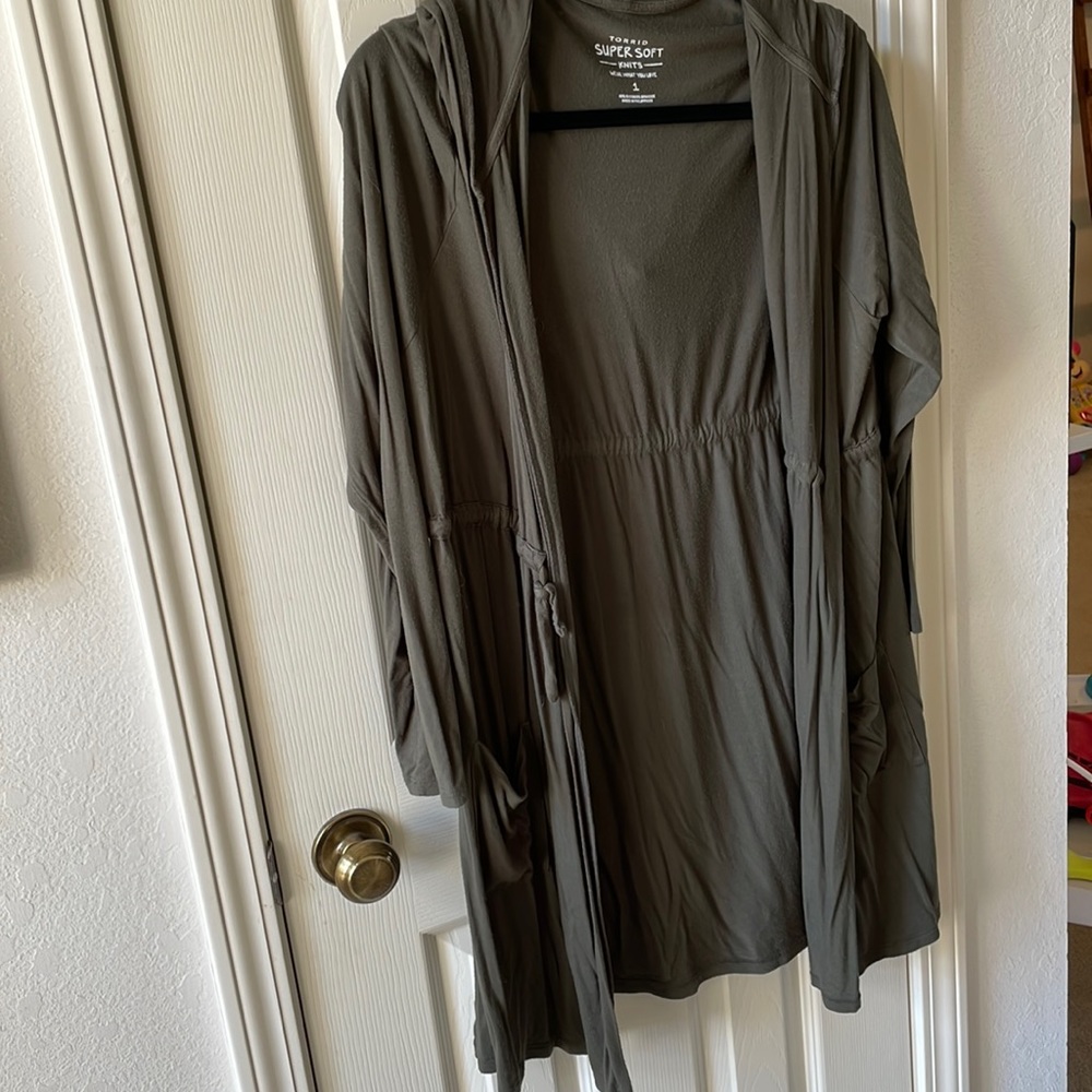 Torrid duster with hood